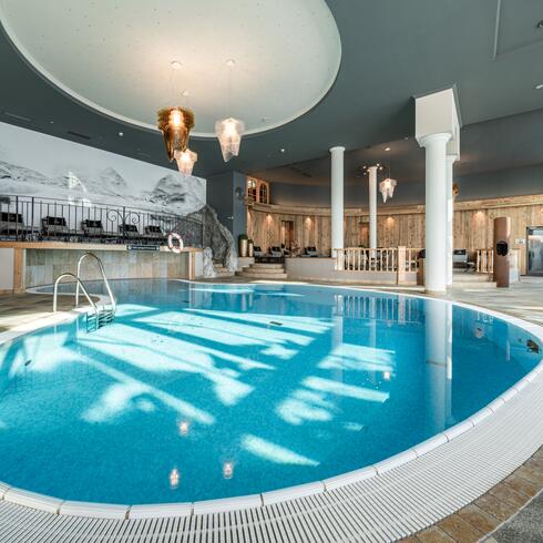Hotel Edelweiss & Gurgl with wellness area and pool