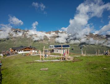 Bergstation Hohe Mut mit Restaurant und Spielplatz